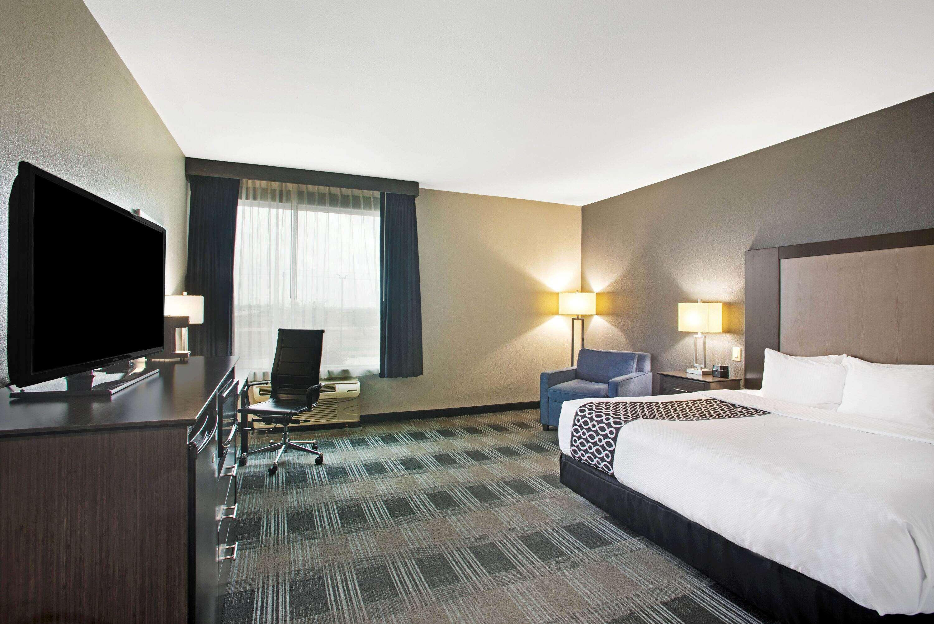 La Quinta By Wyndham Victoria - South Exterior foto