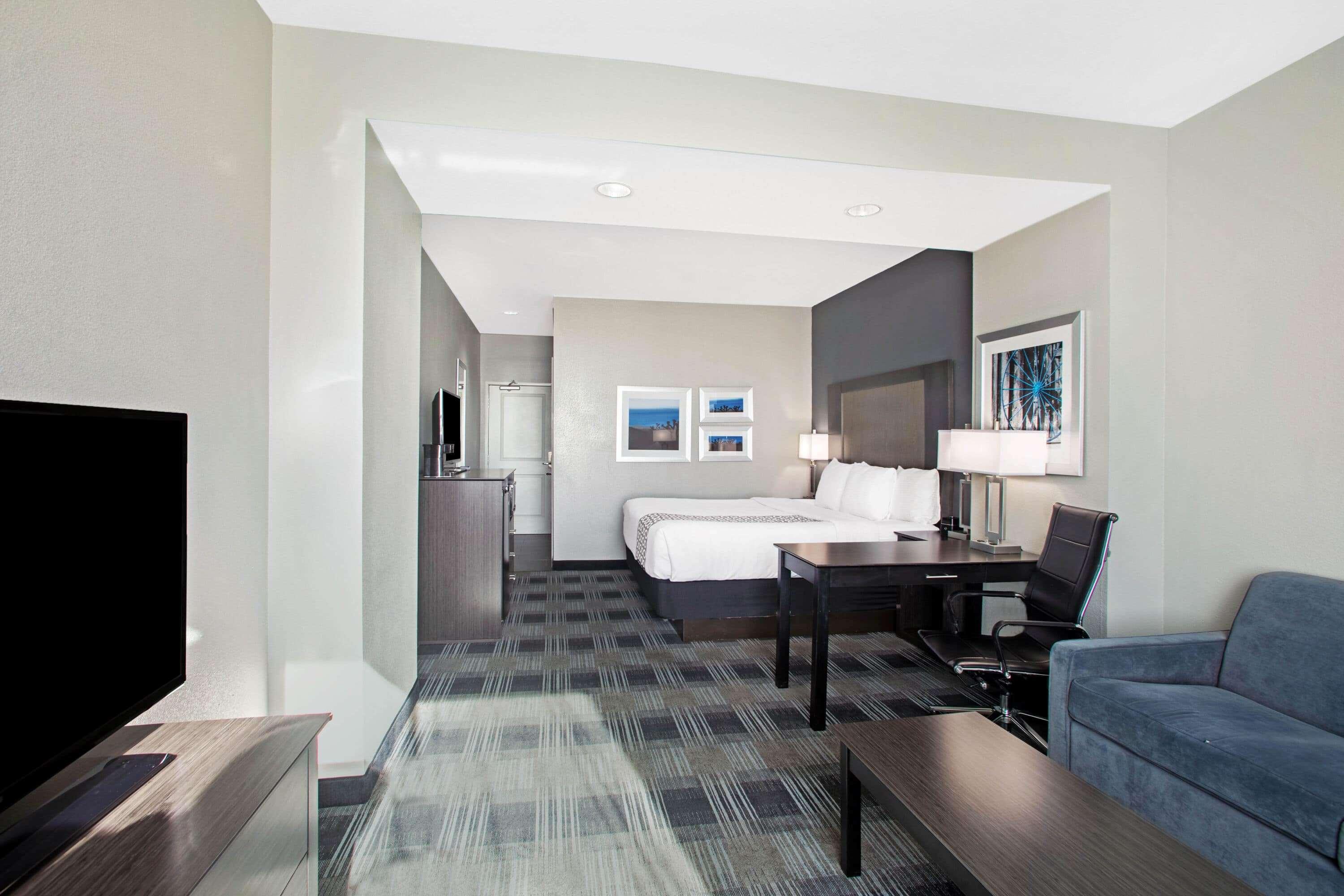 La Quinta By Wyndham Victoria - South Exterior foto